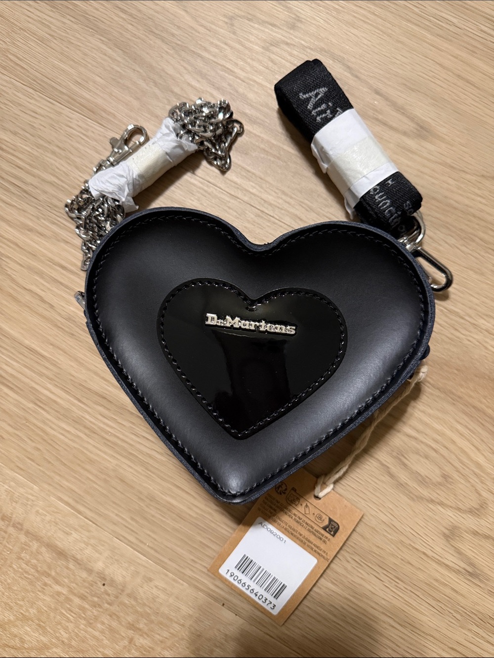 Dr. Martens Black Heart-Shaped Mini Purse - Picture 4 of 4